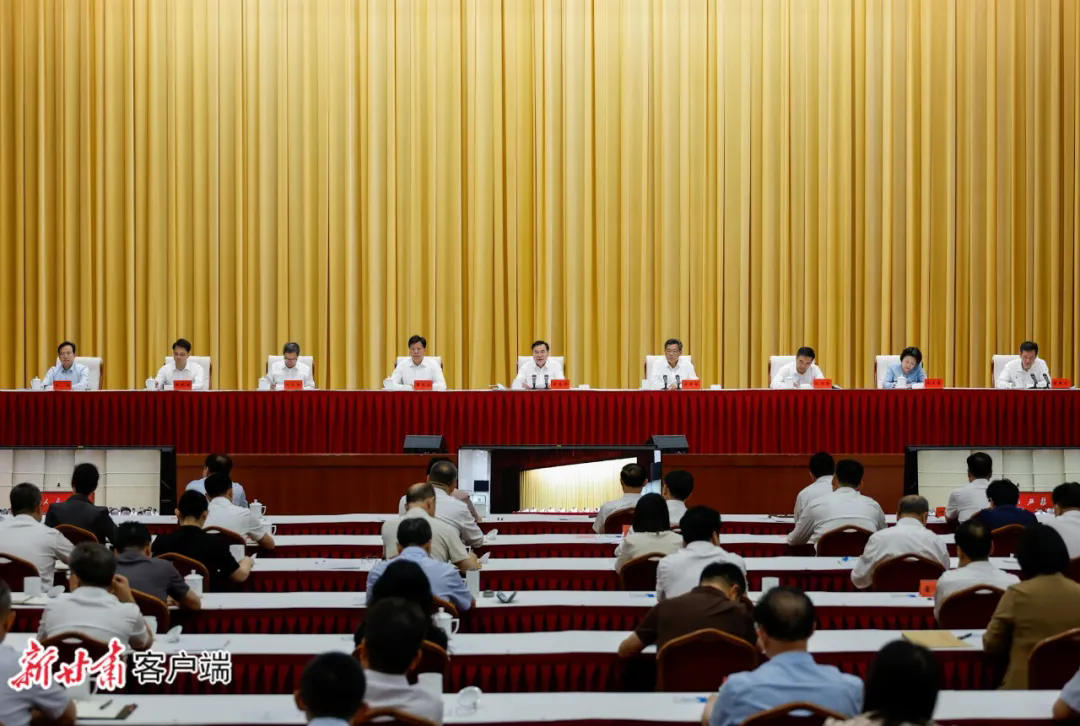 全省群众身边不正之风和腐败问题集中整治攻坚决战推进会召开 胡昌升出席并讲话